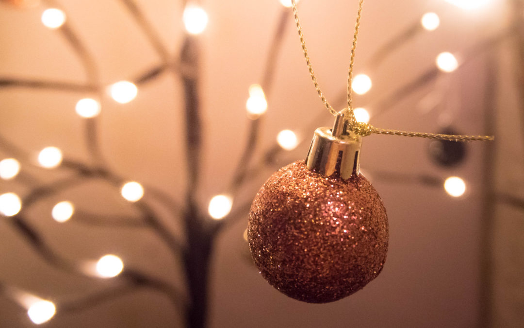 5 Rose Gold Christmas Décor Ideas You’ll Fawn Over