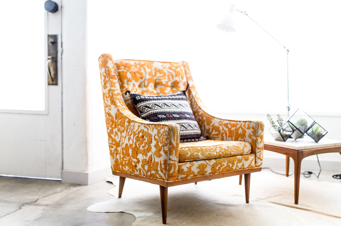 Summerizing Your Living Room: Top 5 Summer Design Tips
